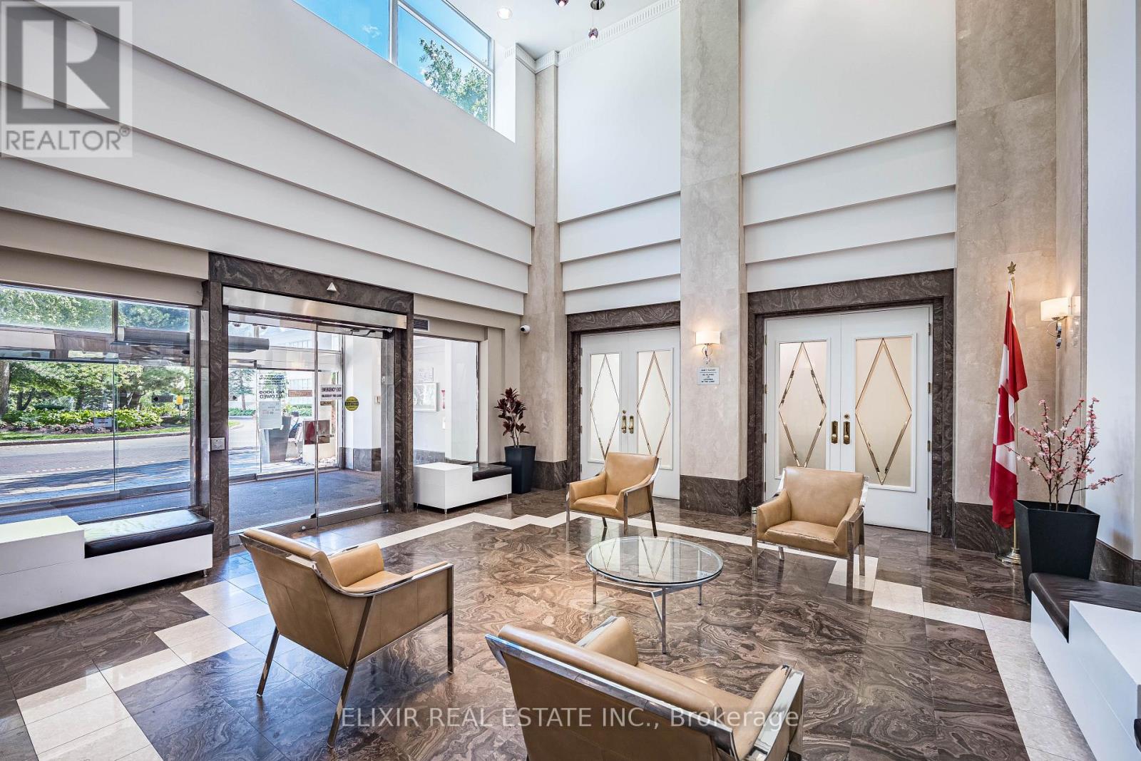 Photo 11 of 3035 68 Corporate Drive, Toronto ON