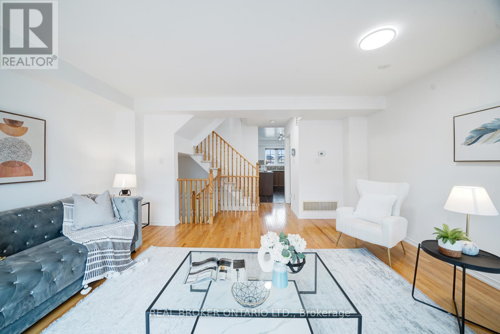 Photo 41 of 505 Rossland Road E, Ajax ON