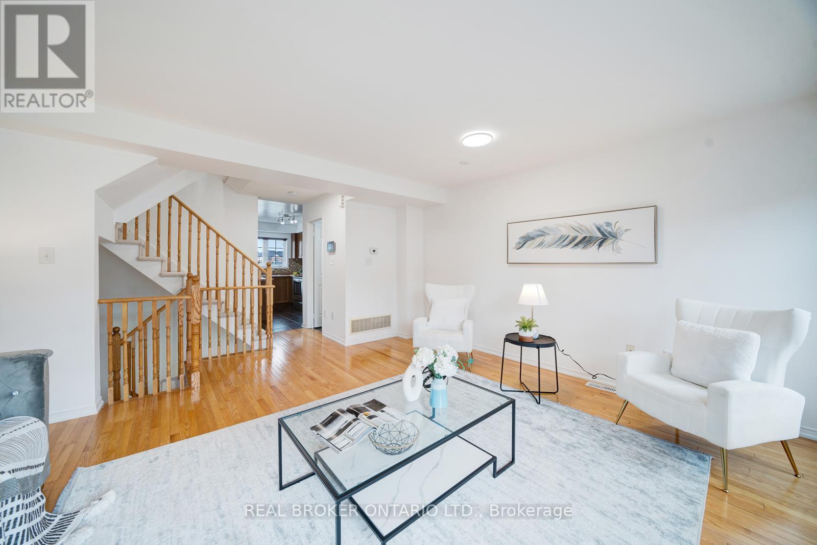 Photo 14 of 505 Rossland Road E, Ajax ON