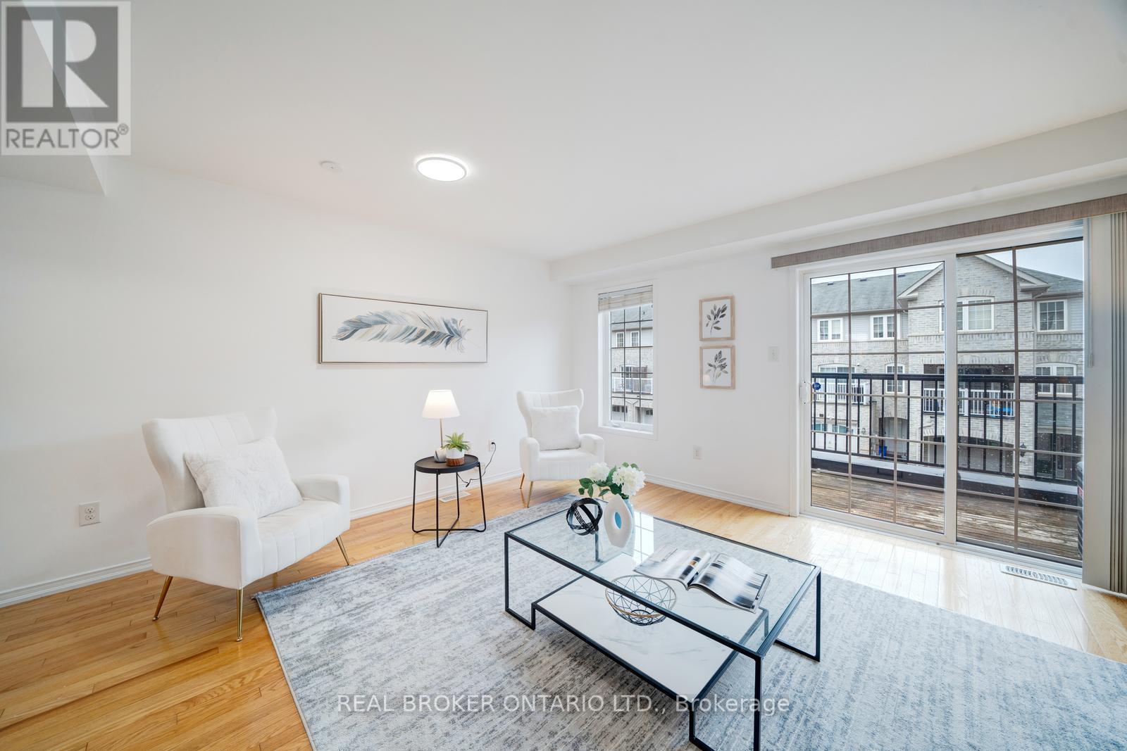 Photo 11 of 505 Rossland Road E, Ajax ON