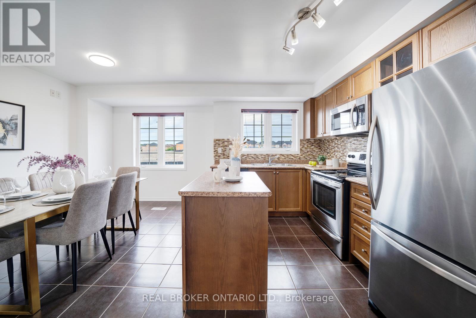 Photo 27 of 505 Rossland Road E, Ajax ON