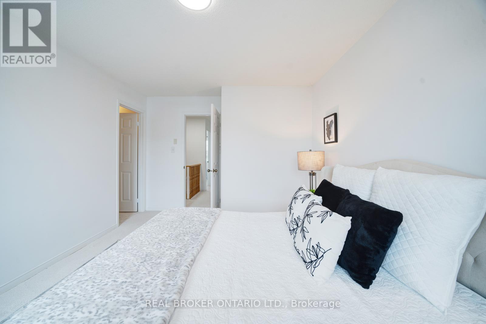 Photo 47 of 505 Rossland Road E, Ajax ON