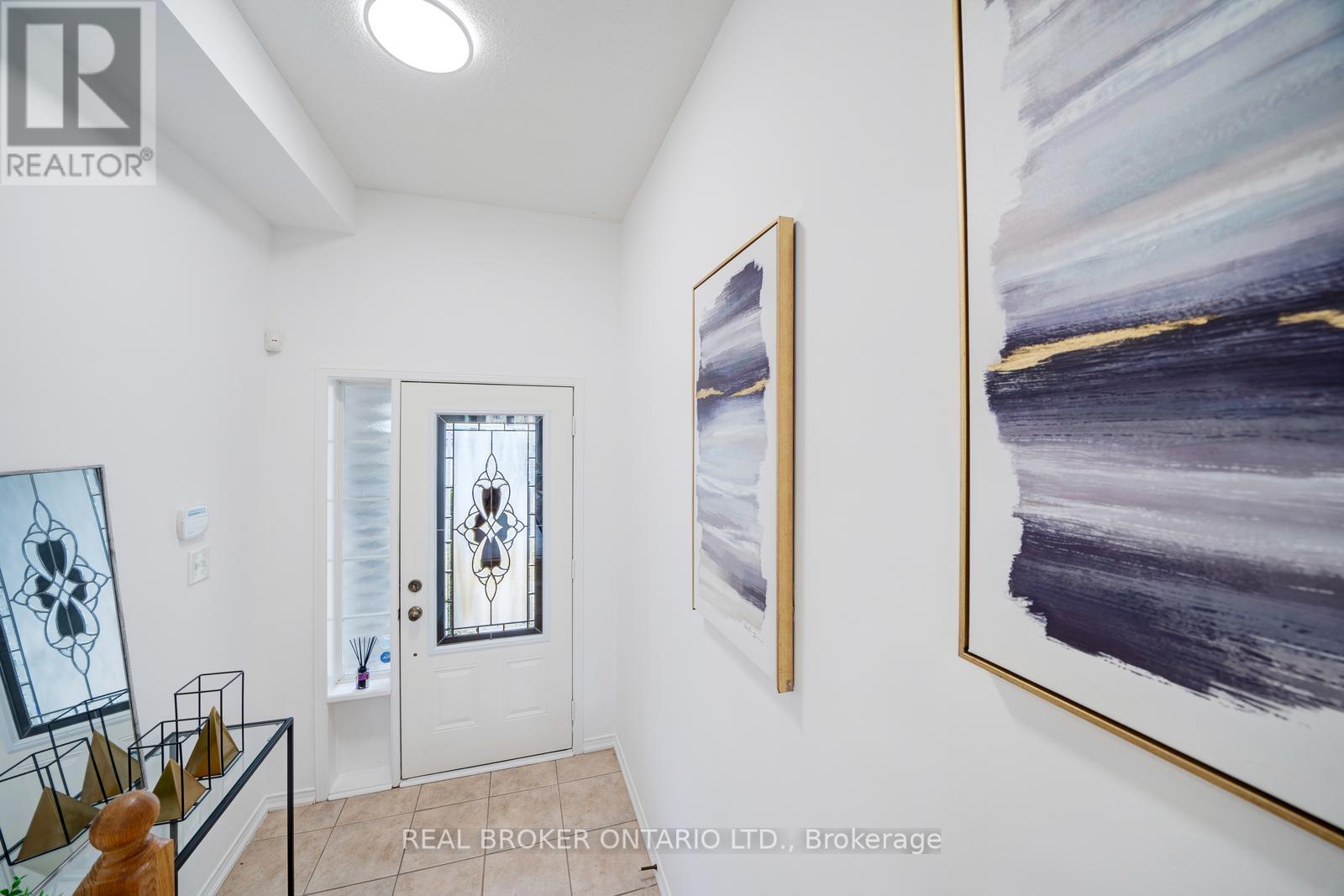 Photo 29 of 505 Rossland Road E, Ajax ON