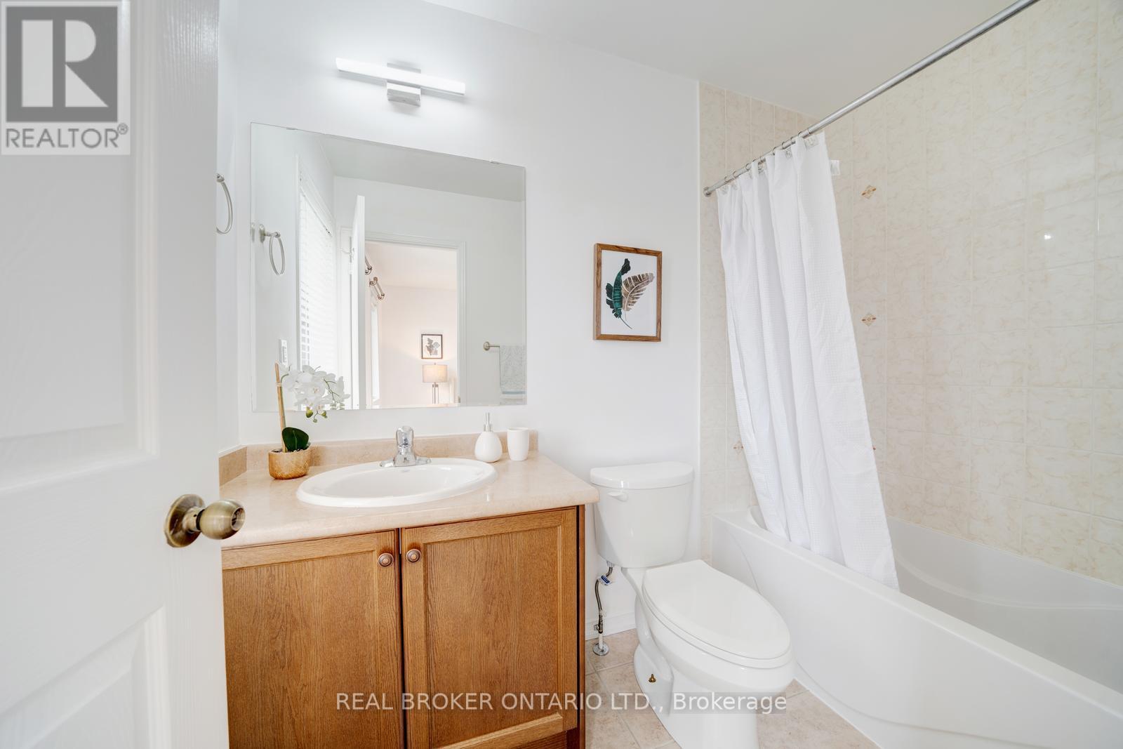 Photo 26 of 505 Rossland Road E, Ajax ON
