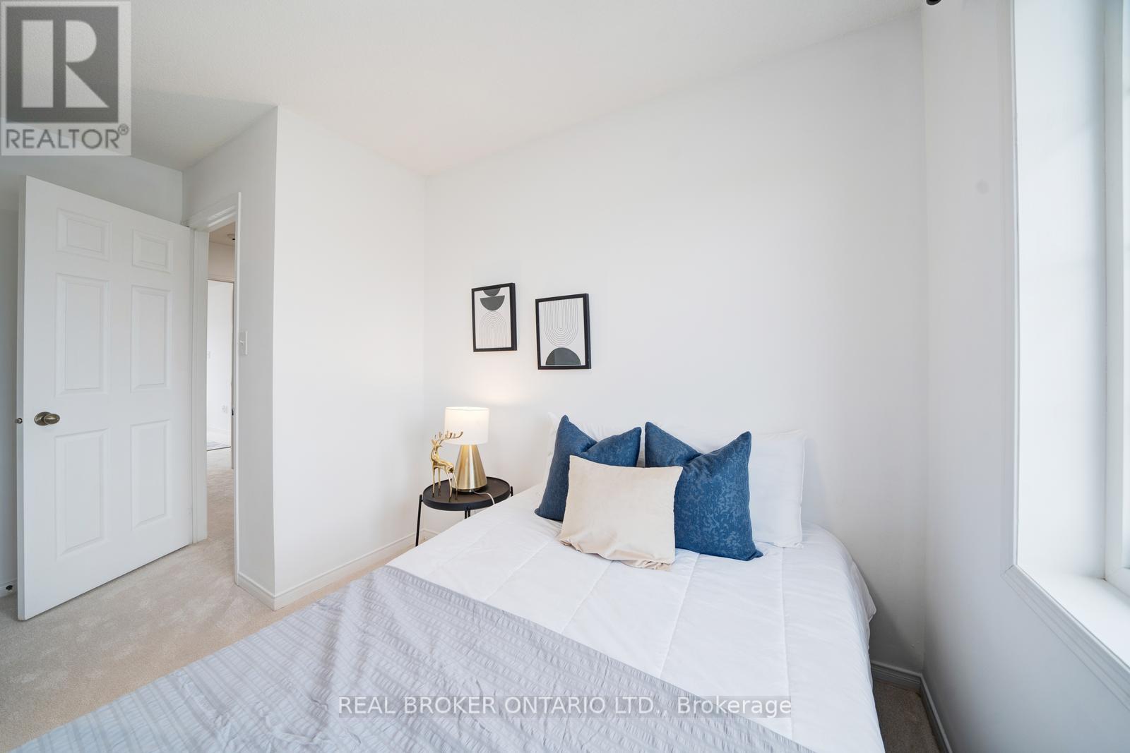 Photo 43 of 505 Rossland Road E, Ajax ON