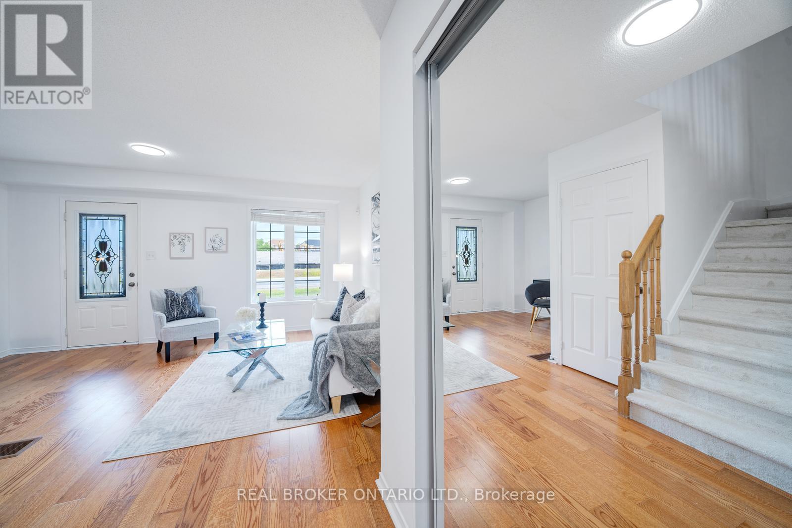 Photo 45 of 505 Rossland Road E, Ajax ON