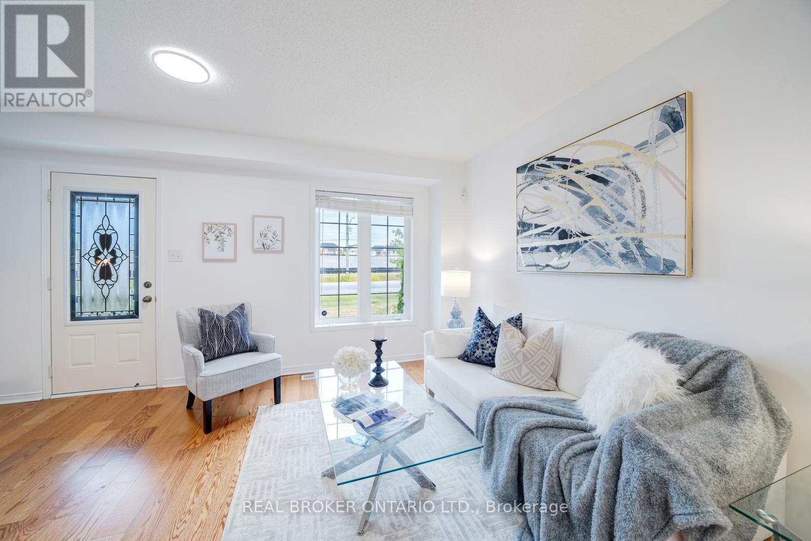 Photo 3 of 505 Rossland Road E, Ajax ON