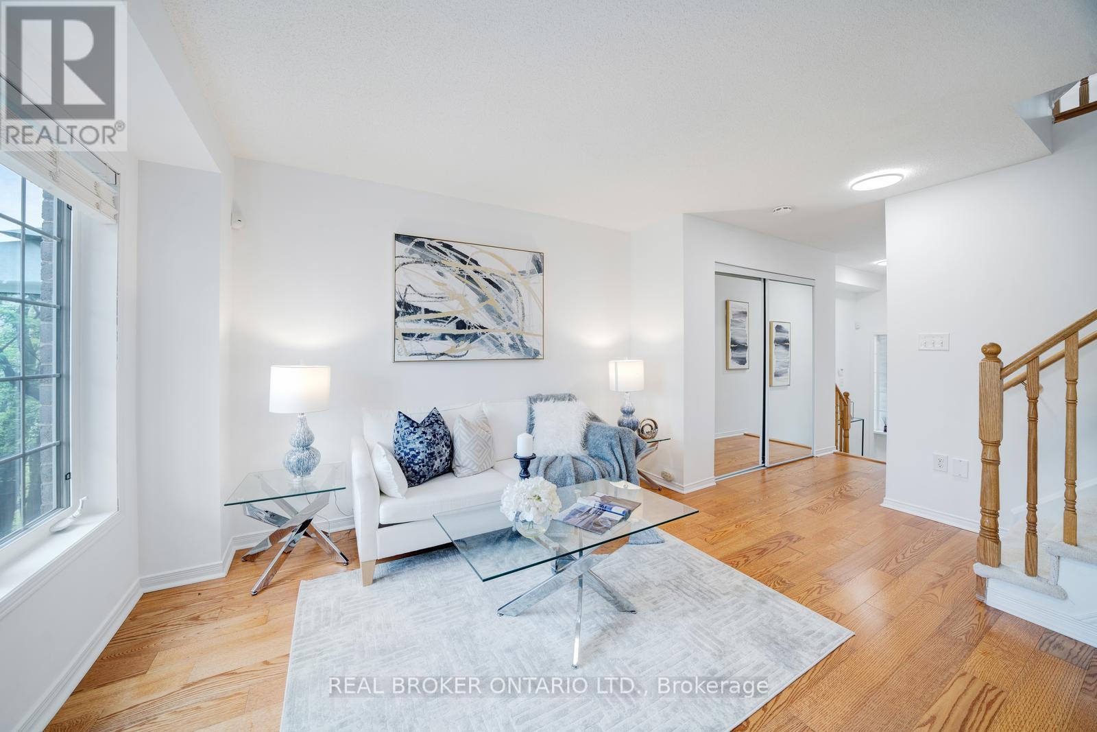 Photo 4 of 505 Rossland Road E, Ajax ON