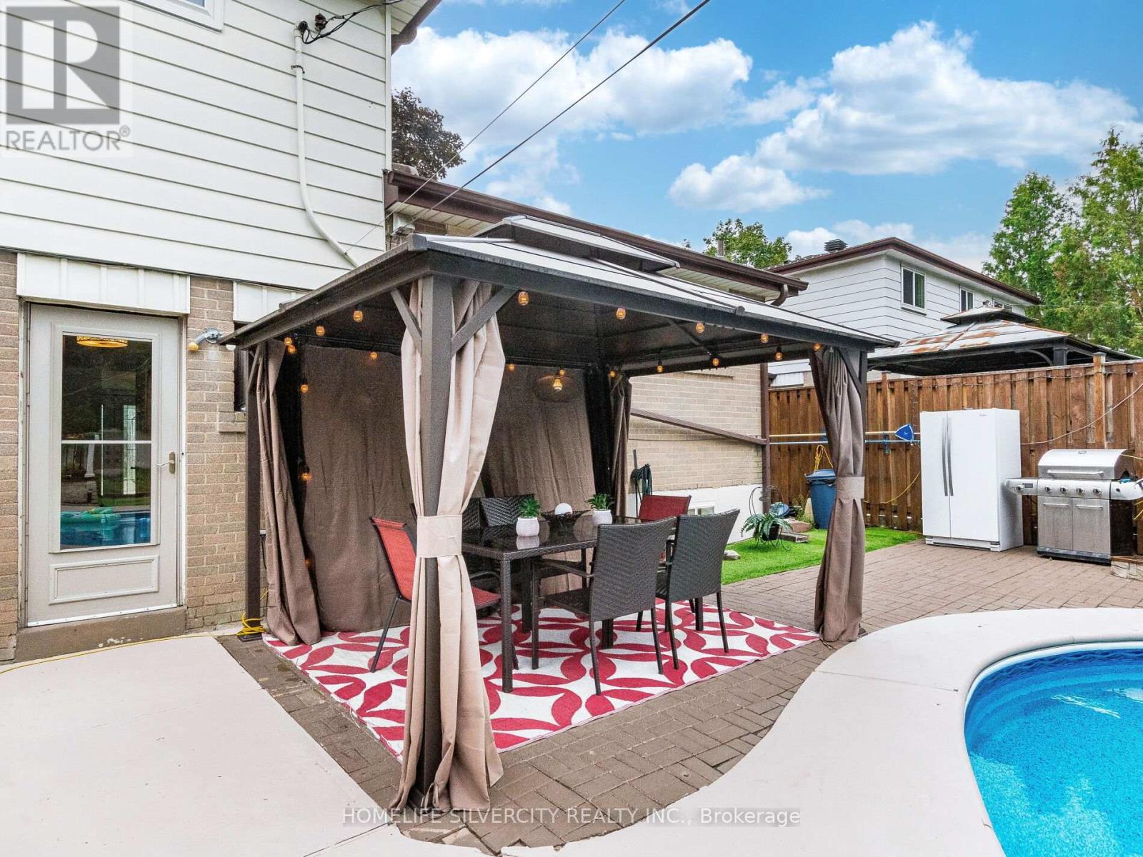 Photo 48 of 108 Brookland Drive, Brampton ON