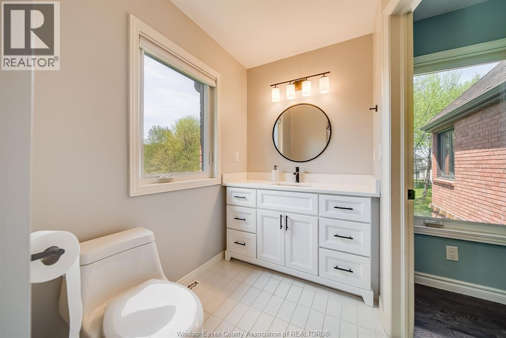 Photo 35 of 428 Old Tecumseh Road, Lakeshore ON