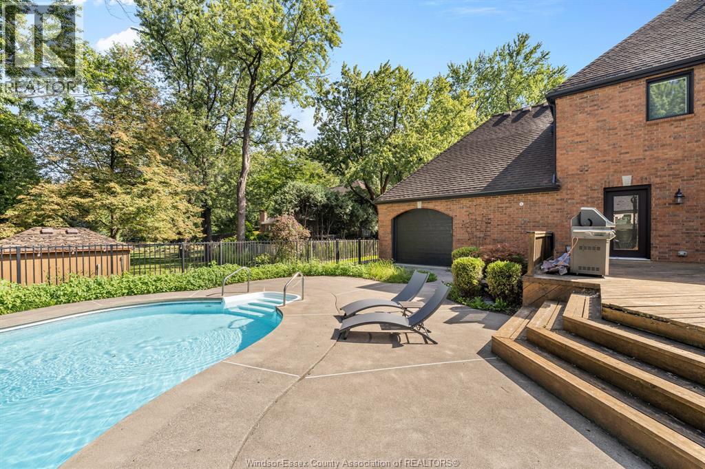 Photo 48 of 428 Old Tecumseh Road, Lakeshore ON