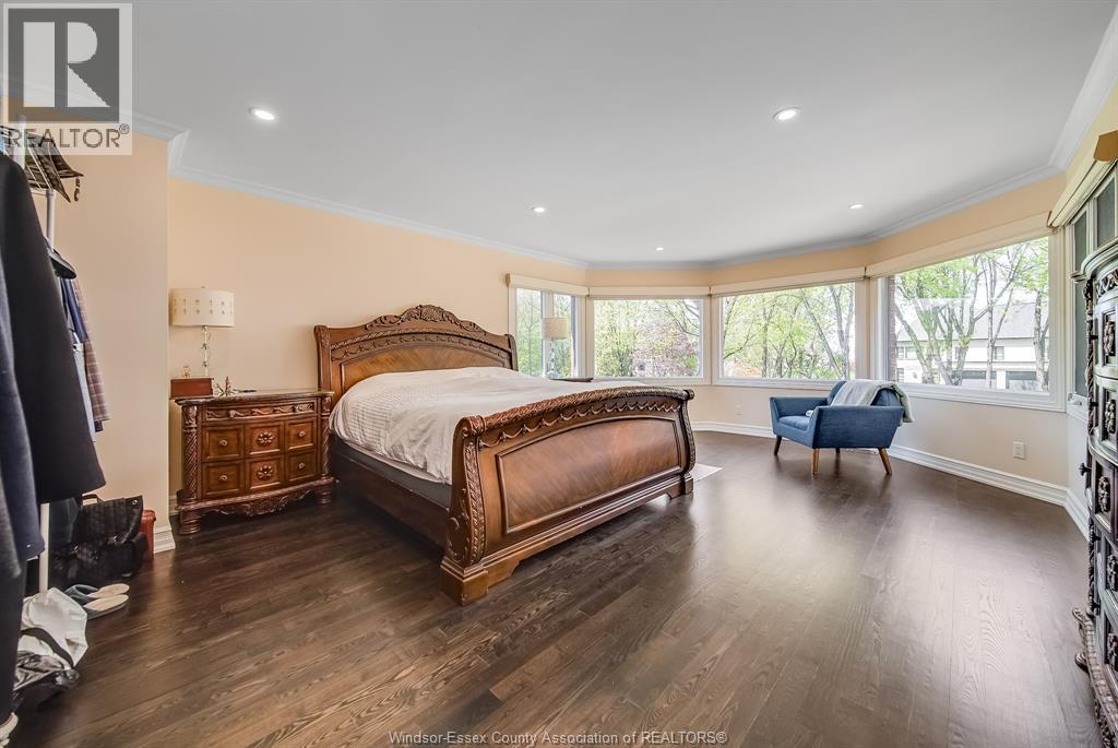 Photo 32 of 428 Old Tecumseh Road, Lakeshore ON