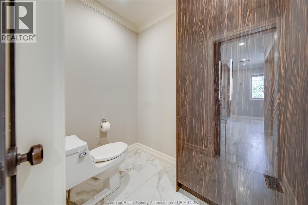 Photo 11 of 428 Old Tecumseh Road, Lakeshore ON