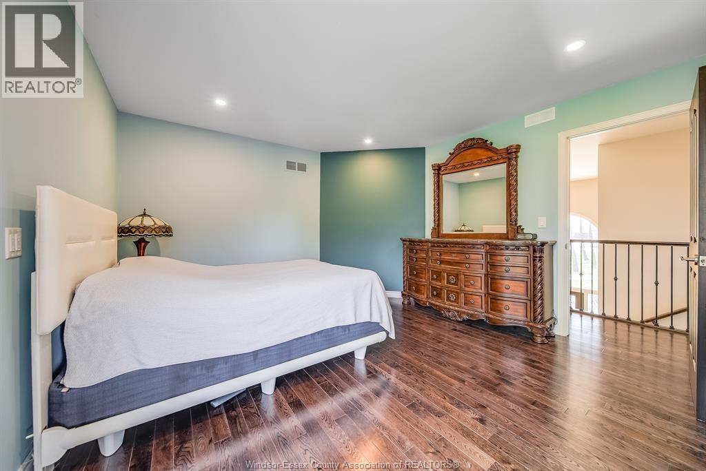 Photo 34 of 428 Old Tecumseh Road, Lakeshore ON