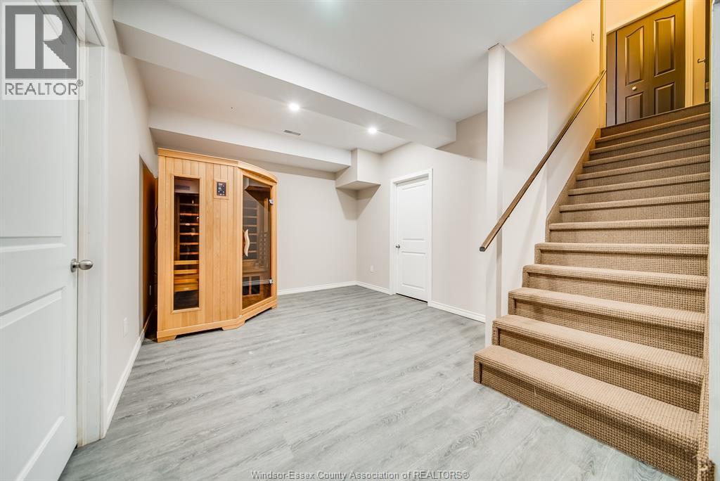Photo 7 of 428 Old Tecumseh Road, Lakeshore ON