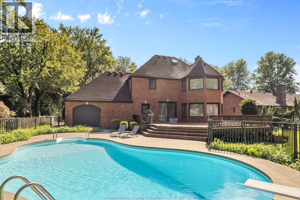 Photo 39 of 428 Old Tecumseh Road, Lakeshore ON