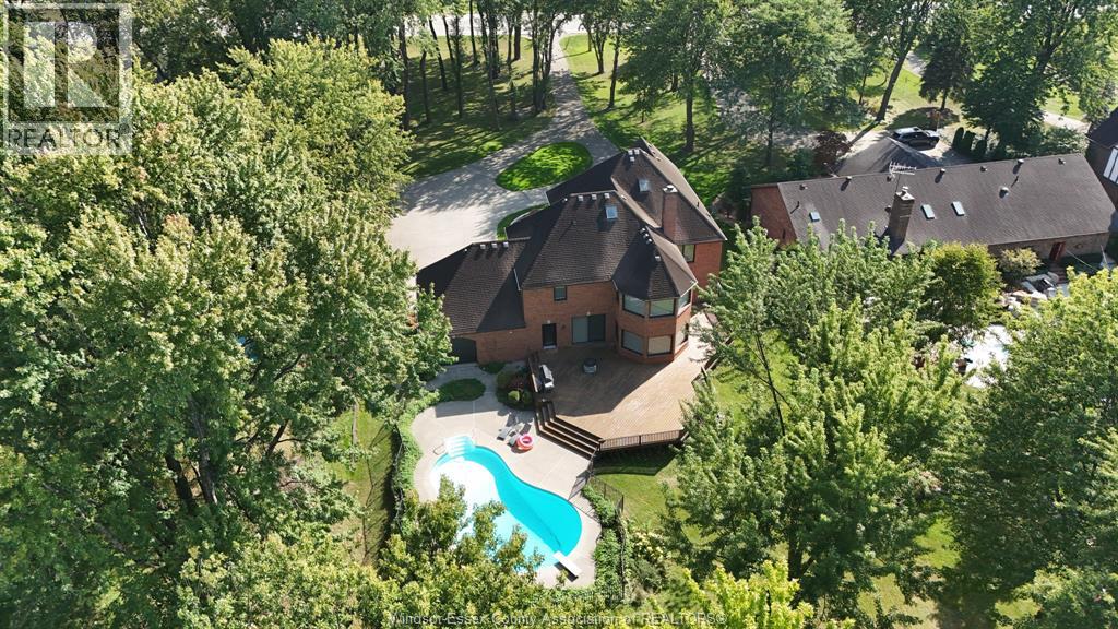Photo 35 of 428 Old Tecumseh Road, Lakeshore ON
