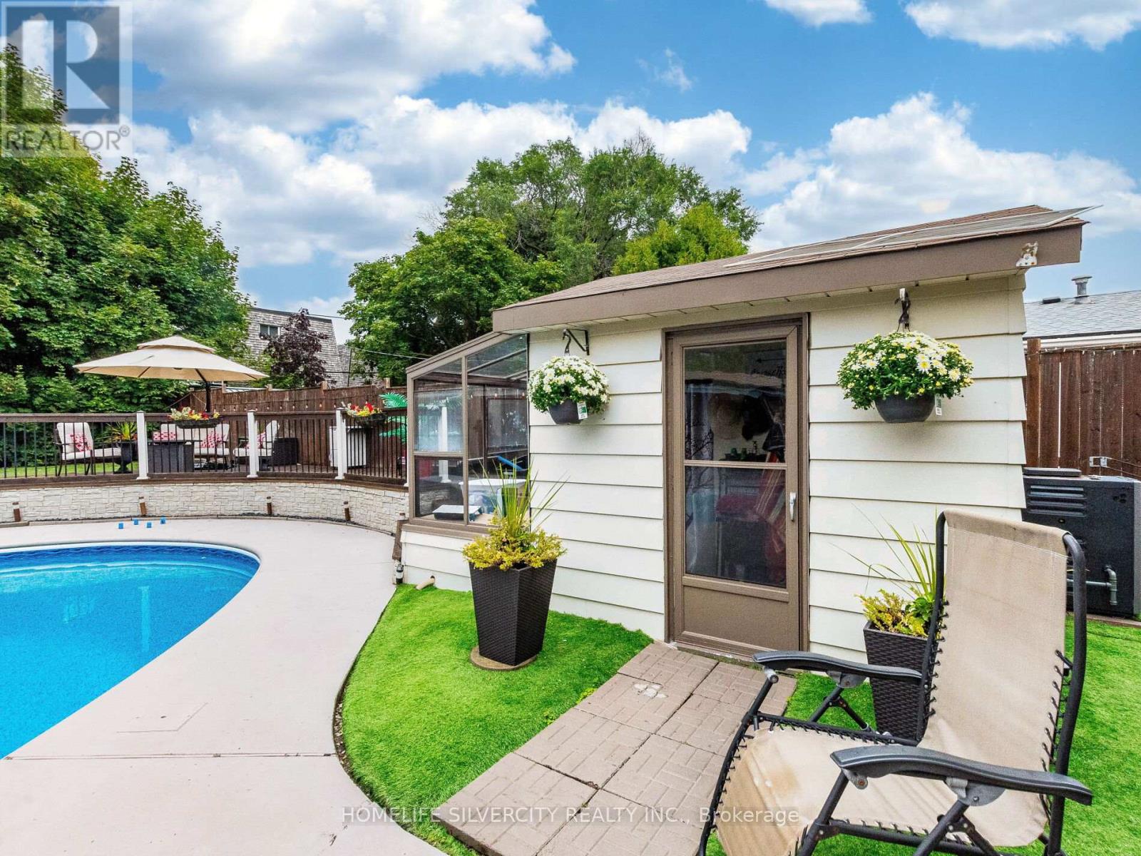 Photo 47 of 108 Brookland Drive, Brampton ON