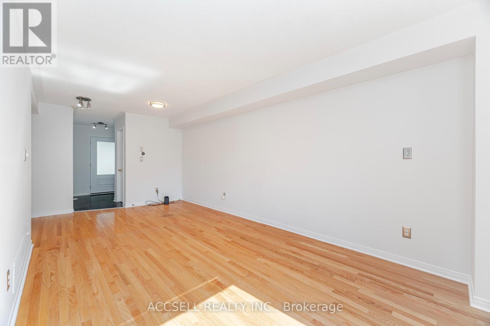 Photo 31 of 188 Deepsprings Crescent, Vaughan ON
