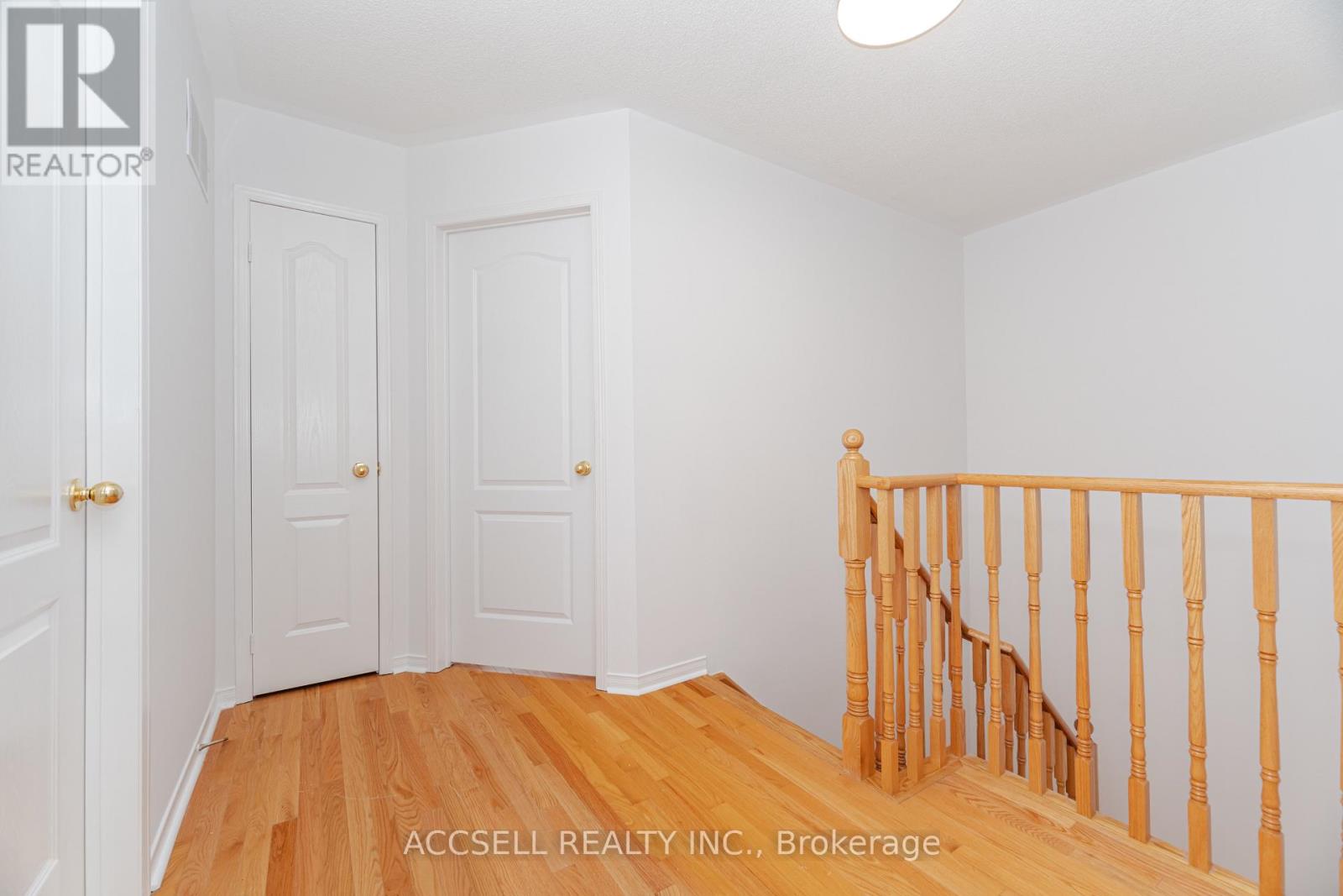 Photo 13 of 188 Deepsprings Crescent, Vaughan ON