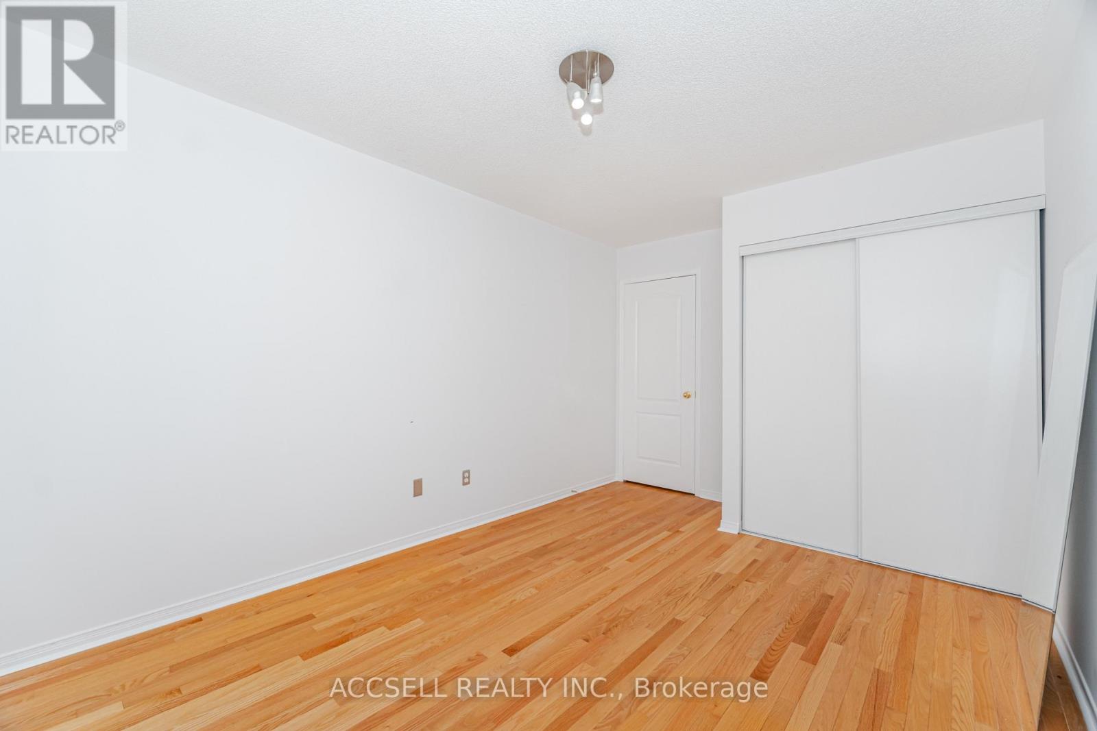 Photo 27 of 188 Deepsprings Crescent, Vaughan ON