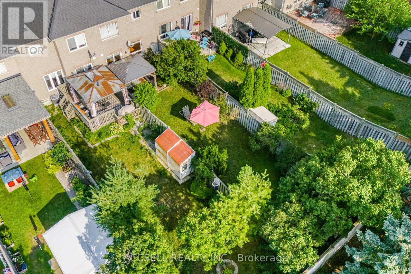 Photo 3 of 188 Deepsprings Crescent, Vaughan ON