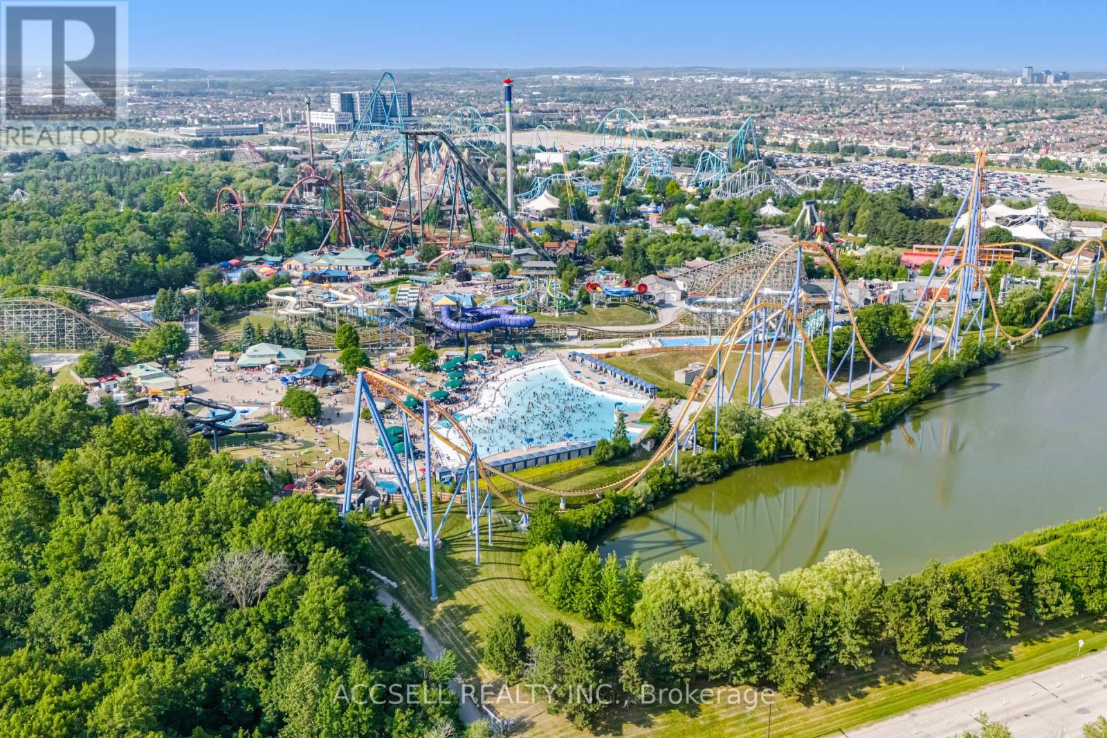 Photo 15 of 188 Deepsprings Crescent, Vaughan ON