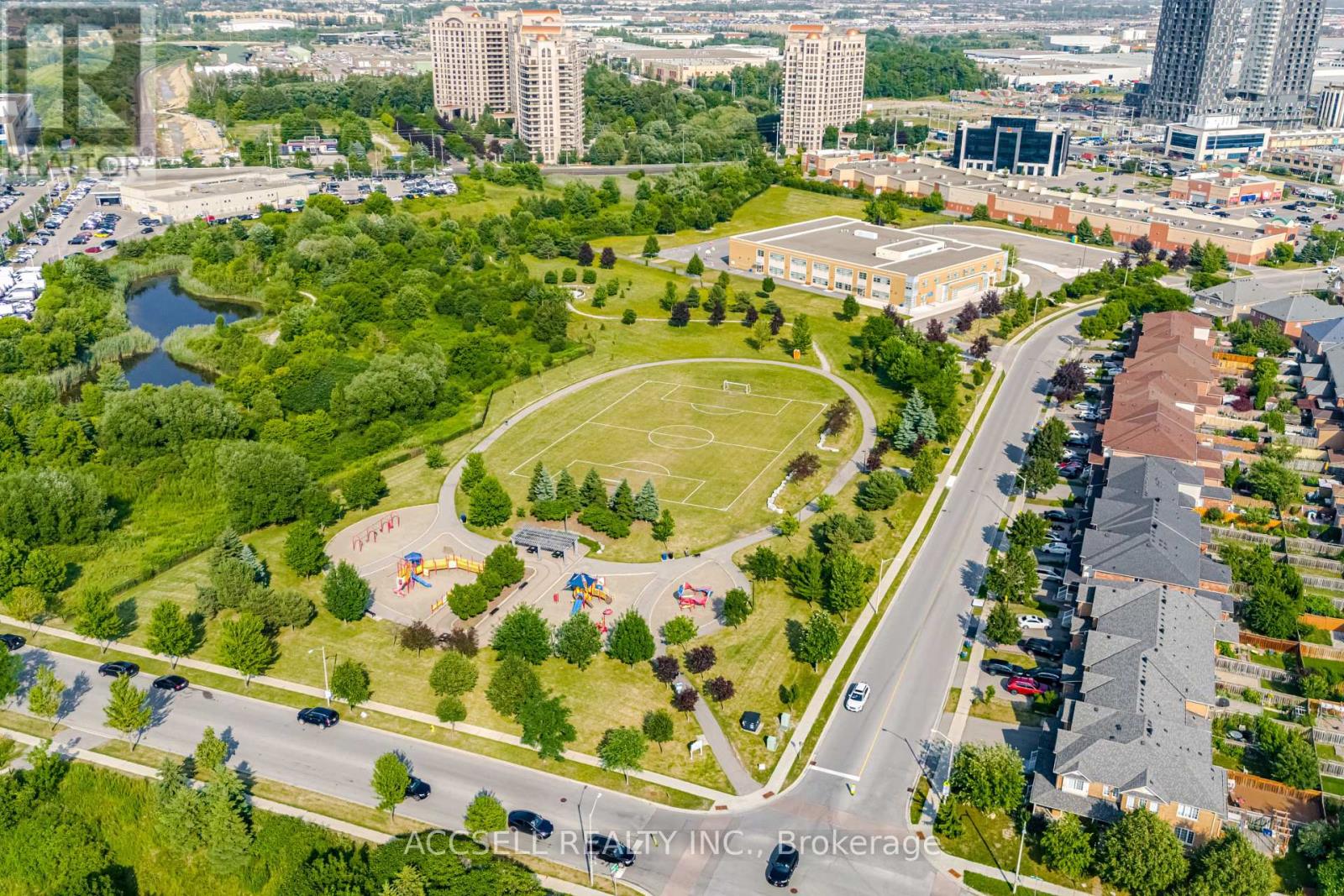 Photo 14 of 188 Deepsprings Crescent, Vaughan ON