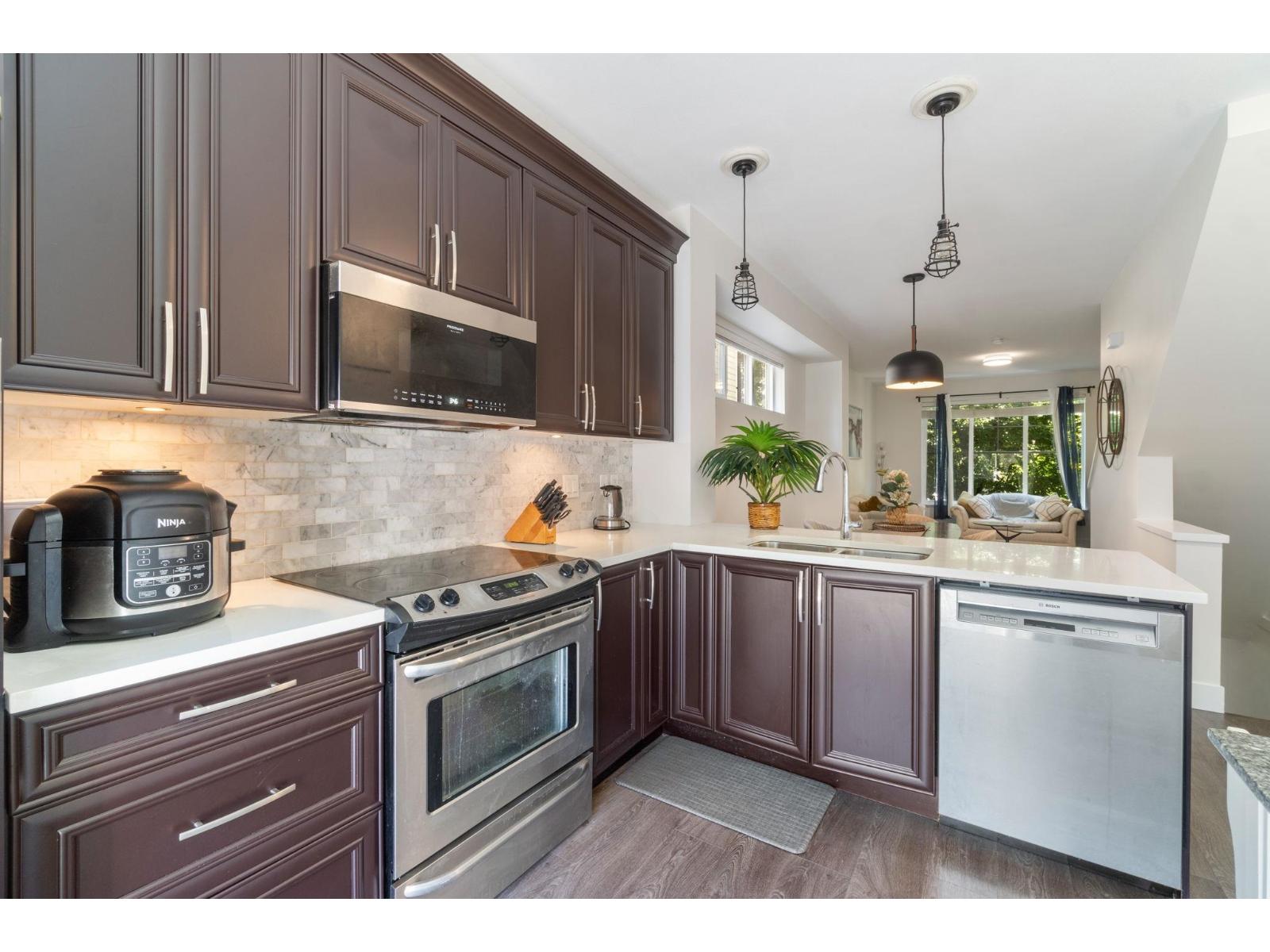 Photo 12 of 9 19180 65 Avenue, Surrey BC