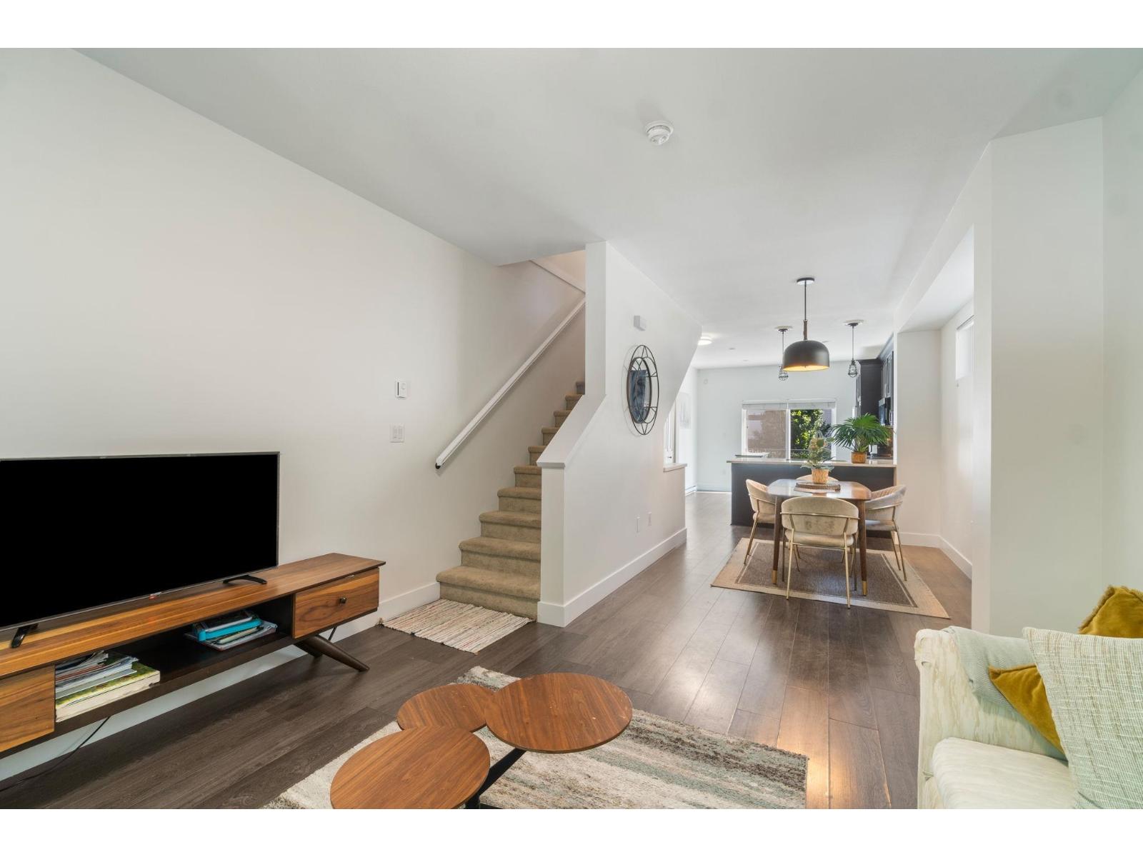 Photo 7 of 9 19180 65 Avenue, Surrey BC