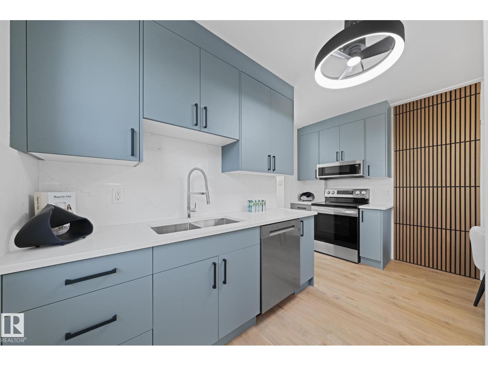 Photo 18 of 12822 70 St Nw, Edmonton AB