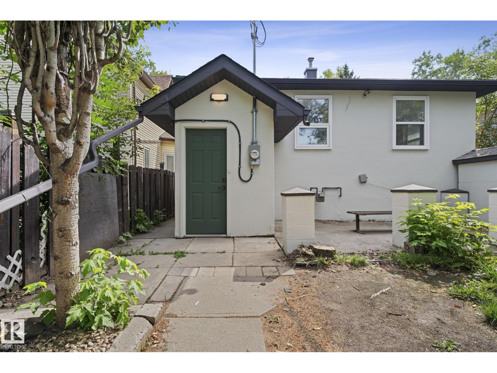 Photo 30 of 12822 70 St Nw, Edmonton AB
