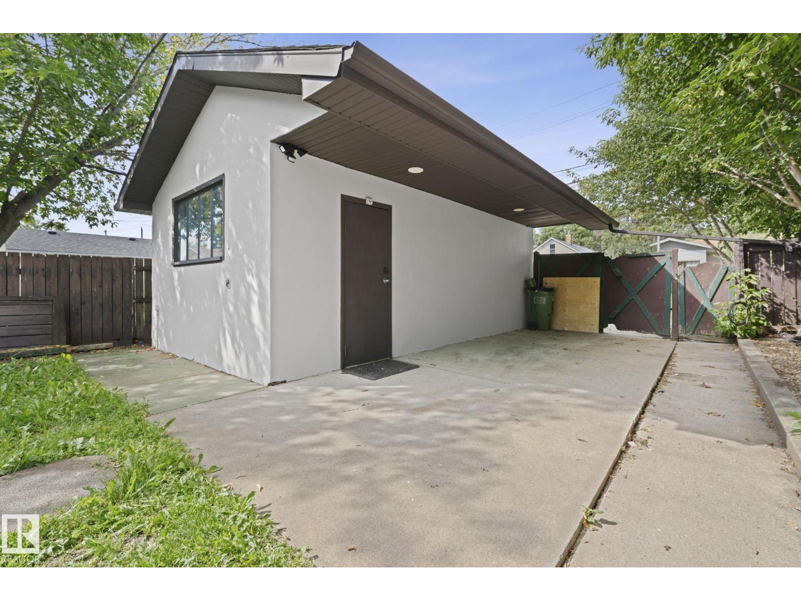 Photo 33 of 12822 70 St Nw, Edmonton AB