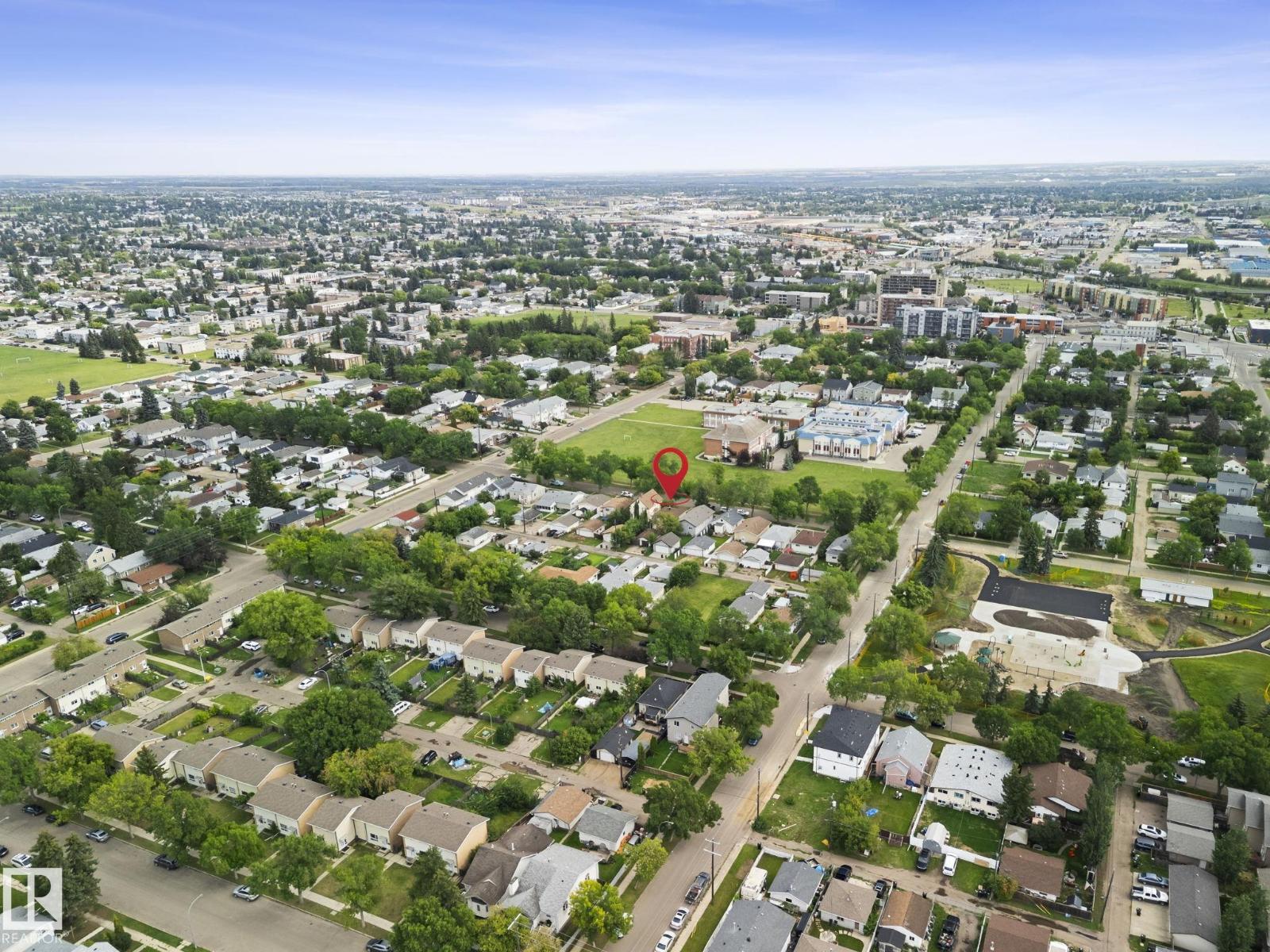 Photo 38 of 12822 70 St Nw, Edmonton AB