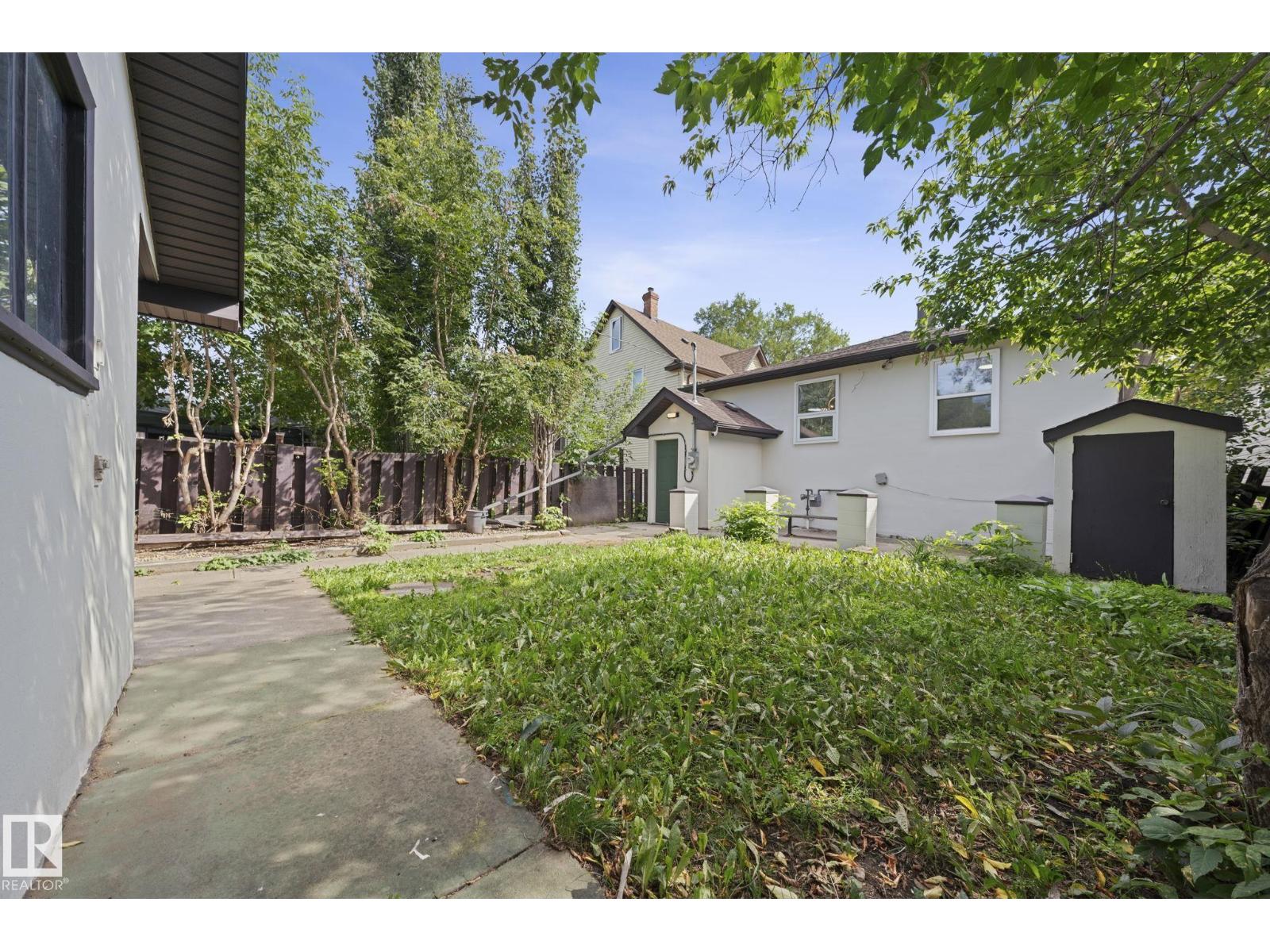 Photo 32 of 12822 70 St Nw, Edmonton AB