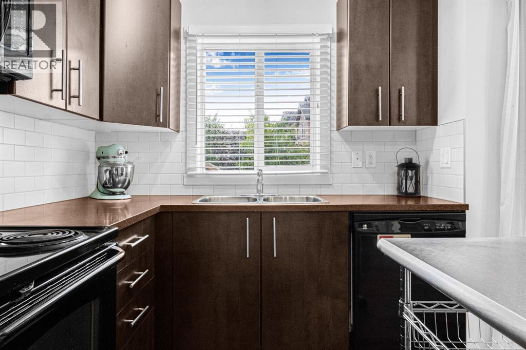 Photo 10 of 1006 2445 Kingsland Road Se, Airdrie AB
