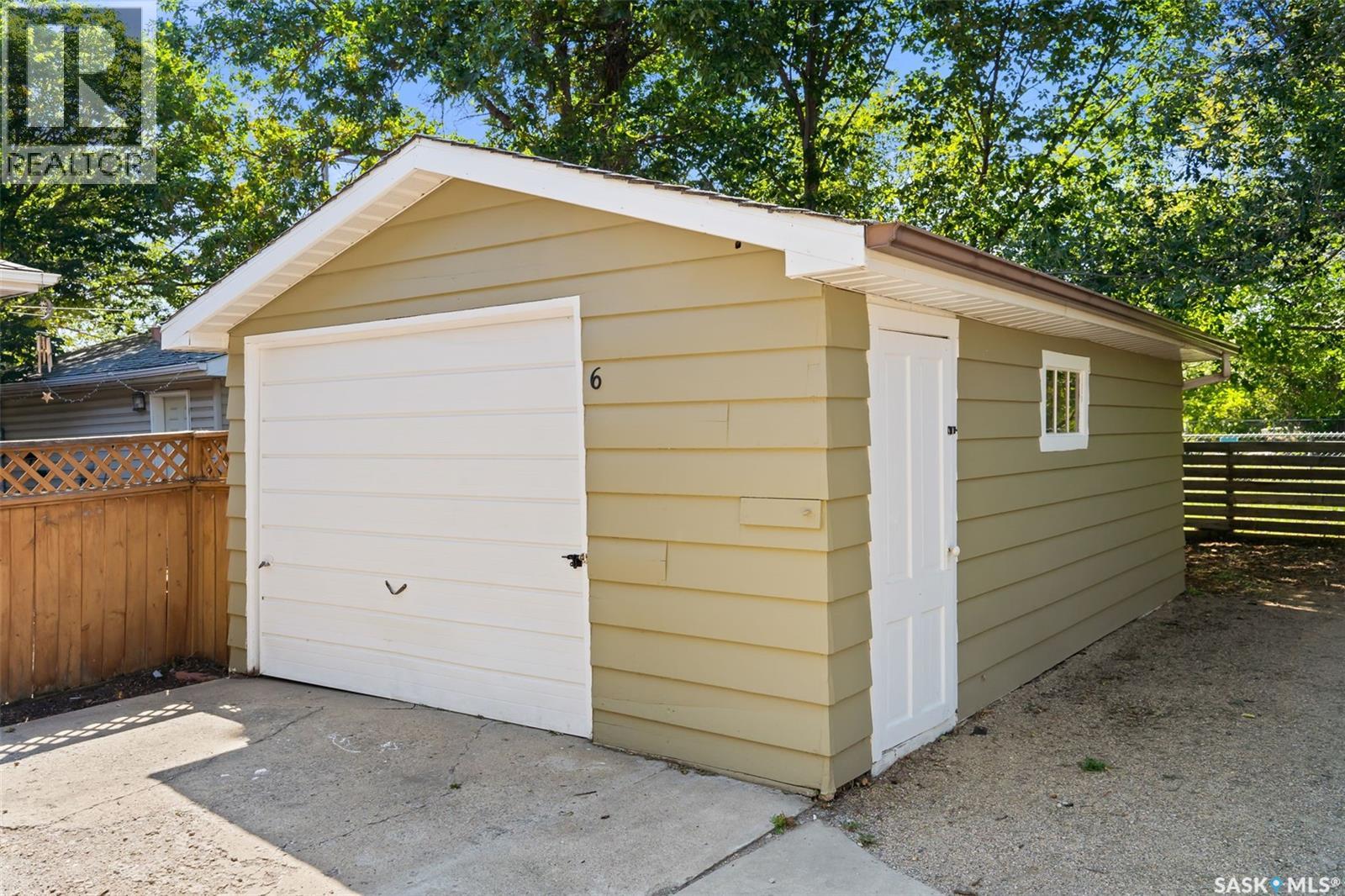 Photo 31 of 6 Stapleford Crescent, Regina SK