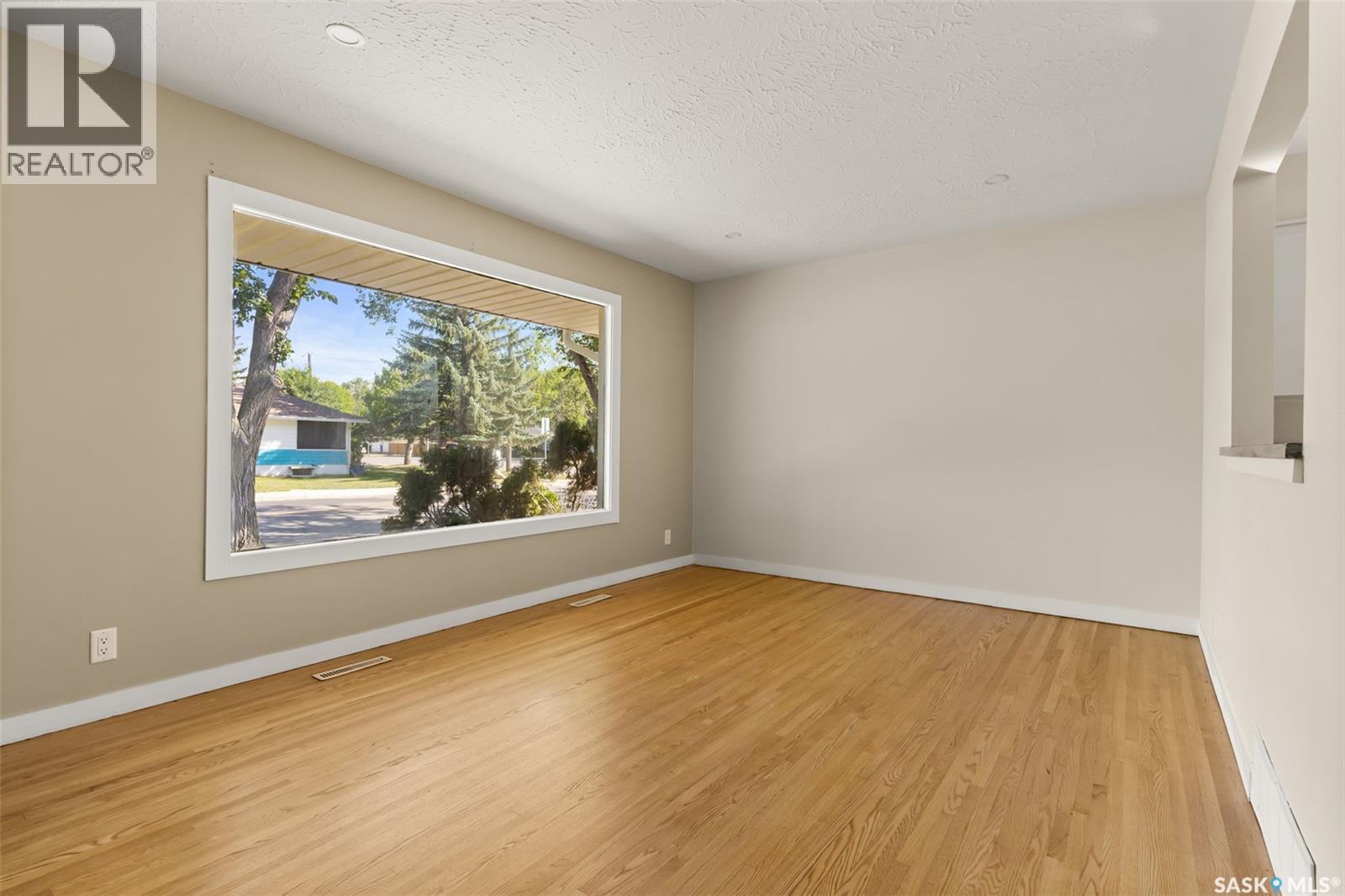 Photo 4 of 6 Stapleford Crescent, Regina SK