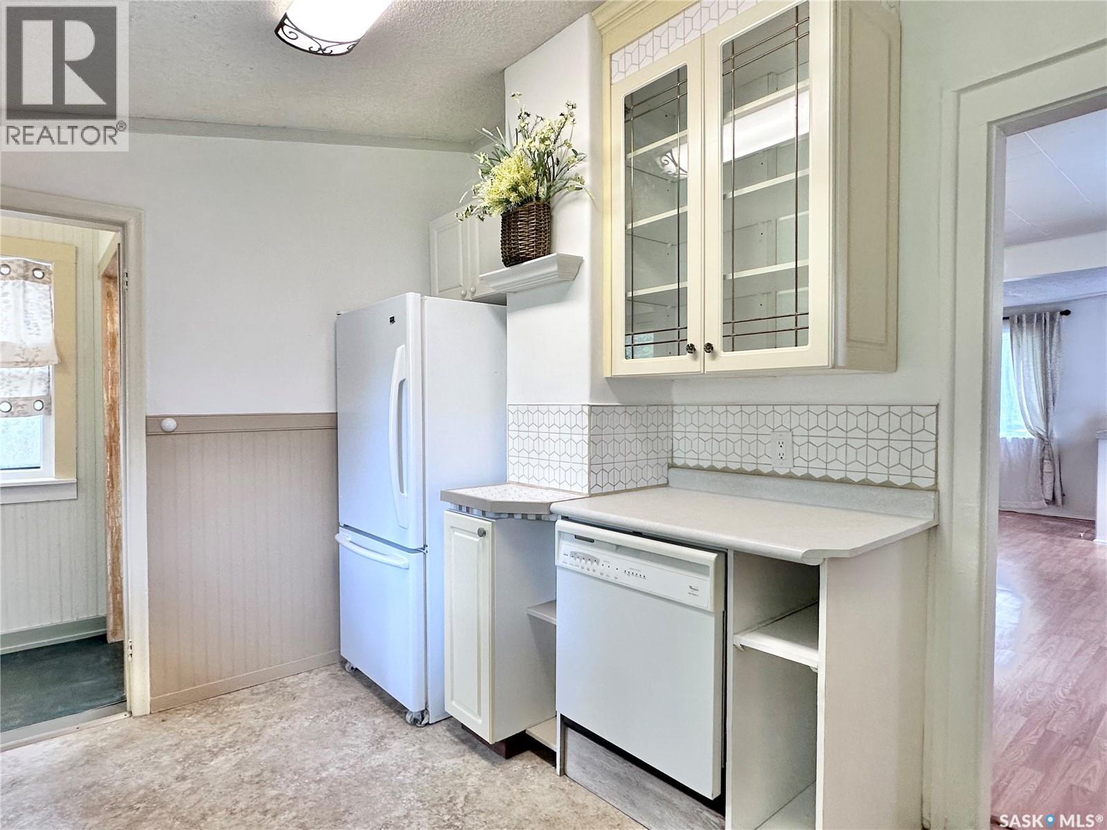 Photo 10 of 1026 L Avenue N, Saskatoon SK