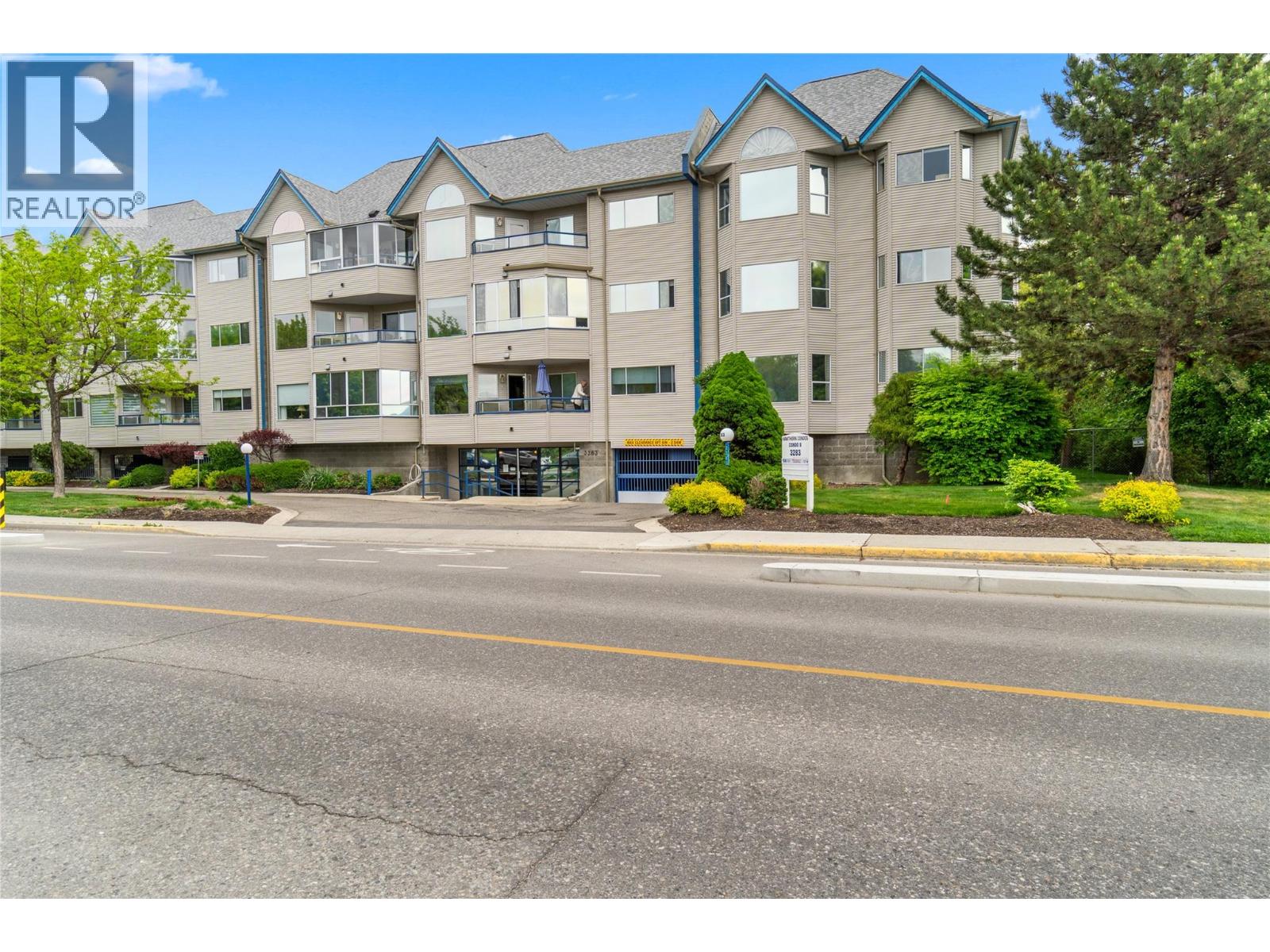 Photo 3 of 3283 Casorso Road Unit 202, Kelowna BC