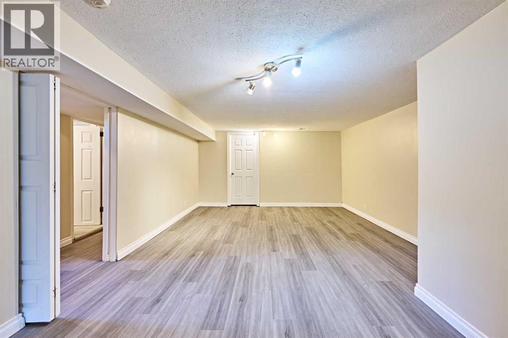 Single Family House Bungalow for Sale in  Kentish Drive SW Kingsland Calgary 