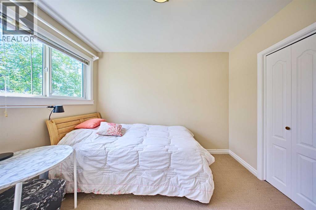 Single Family House Bungalow for Sale in  Kentish Drive SW Kingsland Calgary 