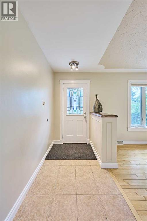 Single Family House Bungalow for Sale in  Kentish Drive SW Kingsland Calgary 