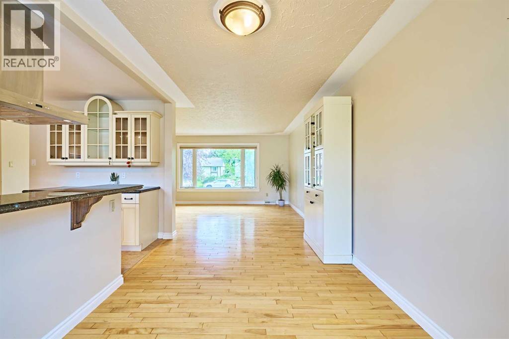 Single Family House Bungalow for Sale in  Kentish Drive SW Kingsland Calgary 