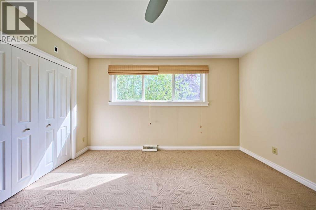 Single Family House Bungalow for Sale in  Kentish Drive SW Kingsland Calgary 