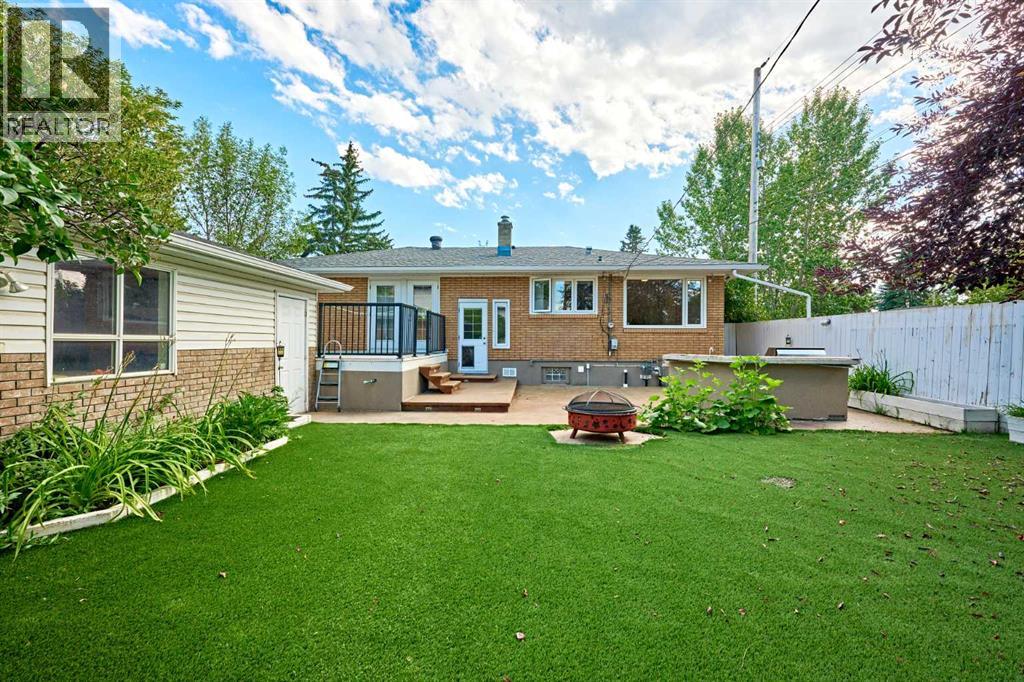 Single Family House Bungalow for Sale in  Kentish Drive SW Kingsland Calgary 