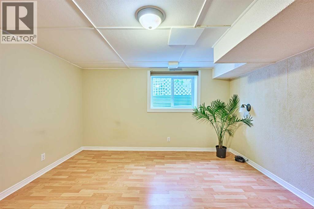 Single Family House Bungalow for Sale in  Kentish Drive SW Kingsland Calgary 
