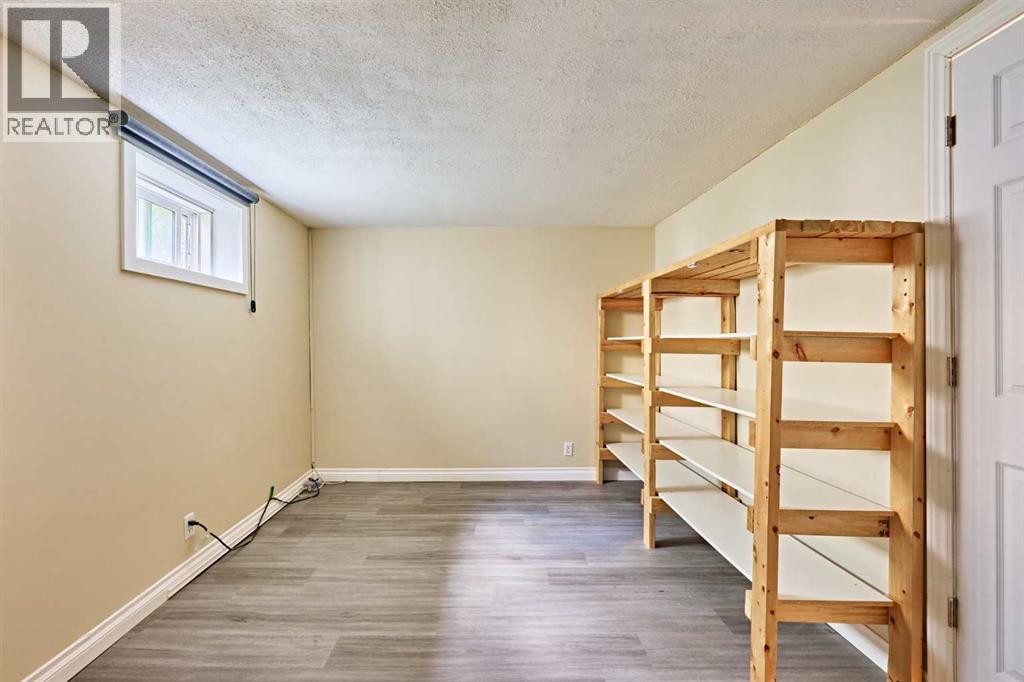Single Family House Bungalow for Sale in  Kentish Drive SW Kingsland Calgary 