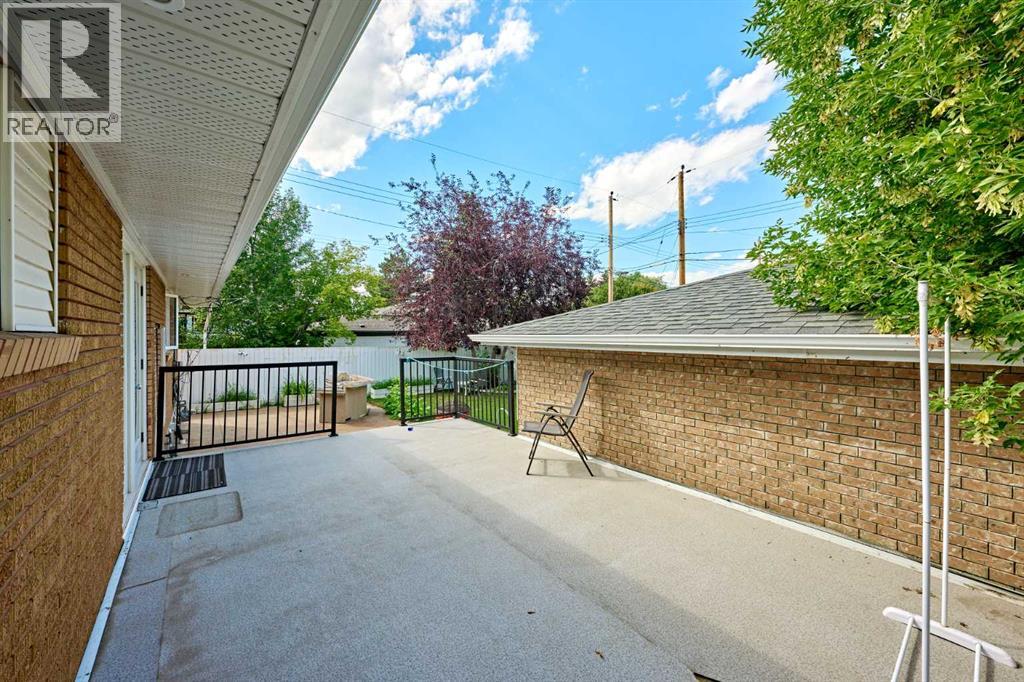 Single Family House Bungalow for Sale in  Kentish Drive SW Kingsland Calgary 