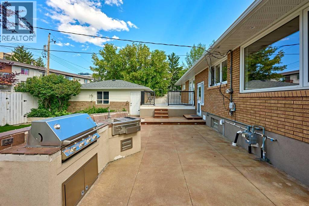 Single Family House Bungalow for Sale in  Kentish Drive SW Kingsland Calgary 
